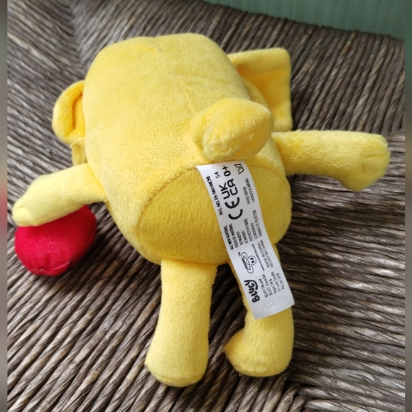 Bluey & Friends Lucky 7" Plush with Football - Picture 6 of 13